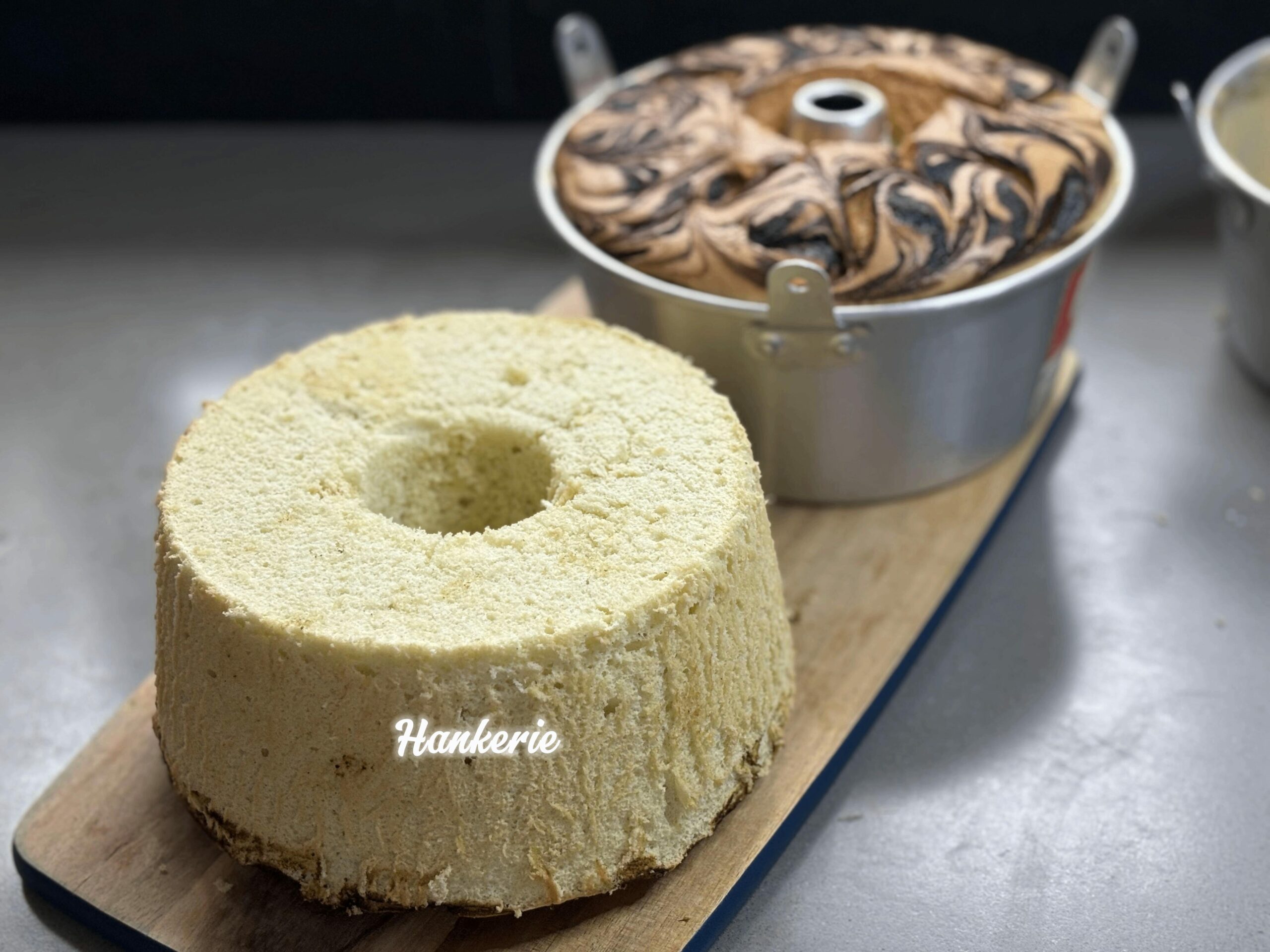 Marbled Pandan Chiffon Cakes