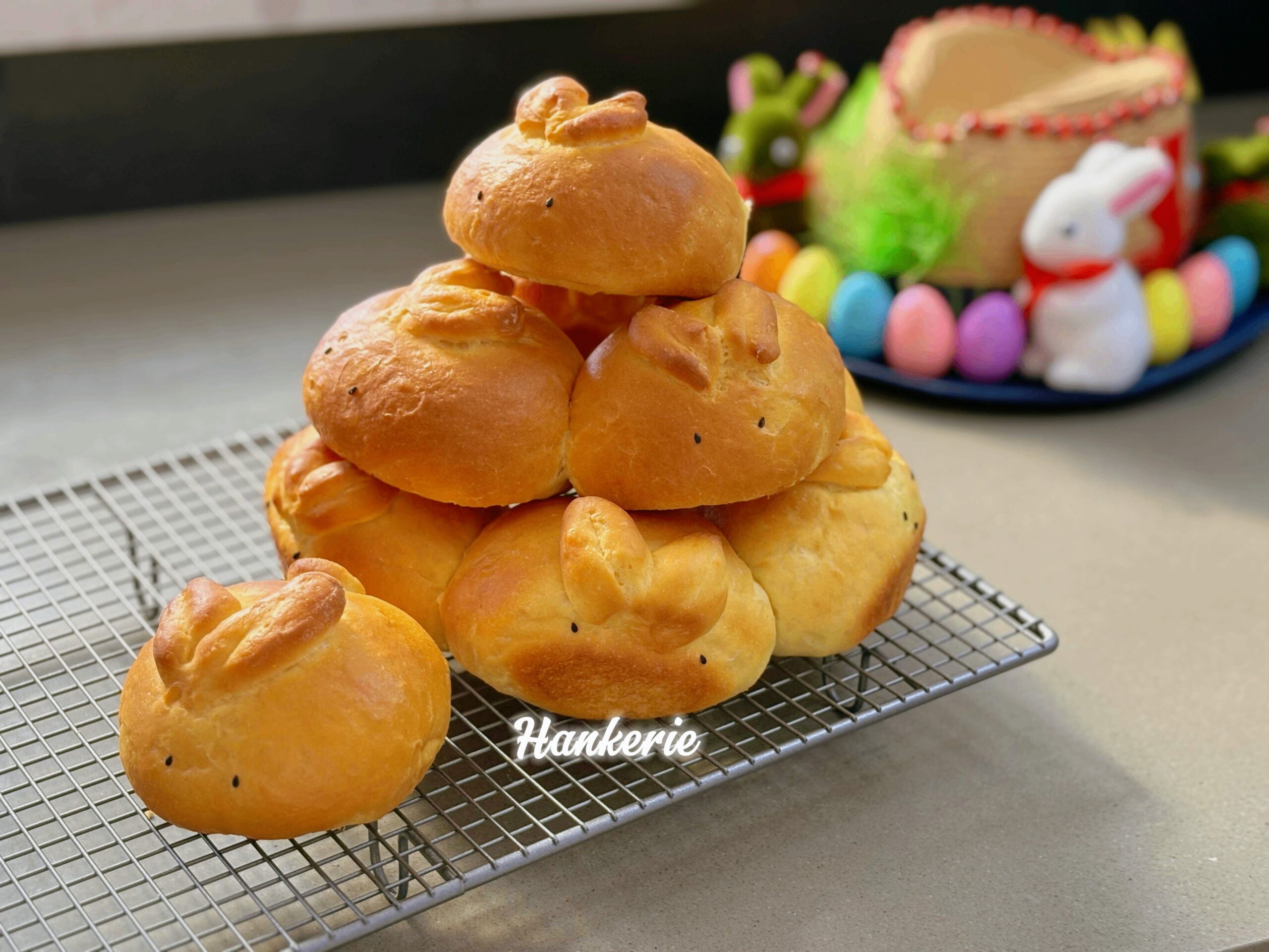 How to make Bunny Dinner Rolls!