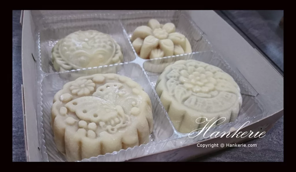 Pandan Snowskin Mooncake