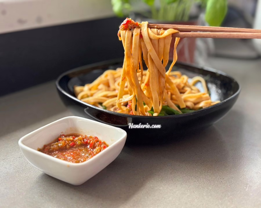 How to Make Pan Mee Noodle Chili Sauce