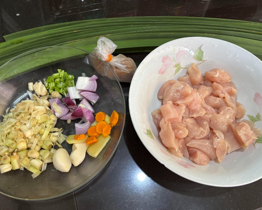 How to Make Malaysian-Style Pandan Chicken 3 Crispy Malaysian Styled Pandan Chicken