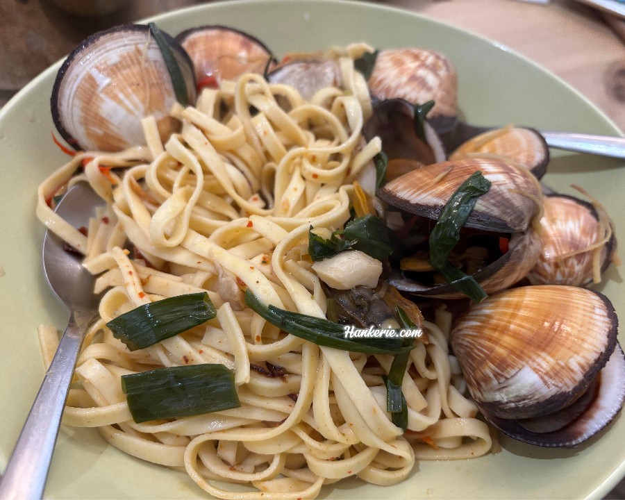 Malaysian-Style Stir-Fried Golden Clams (Lala)