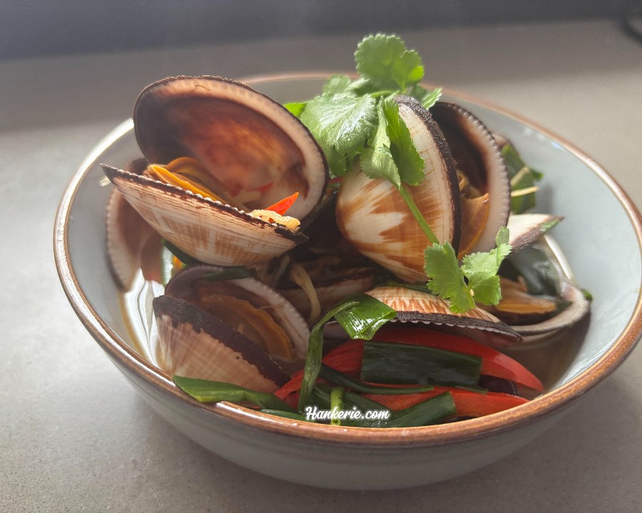 Malaysian-Style Stir-Fried Golden Clams (Lala)