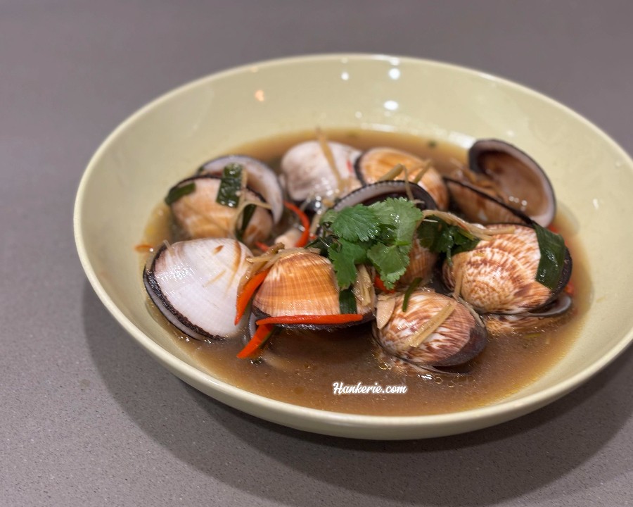 Malaysian-Style Stir-Fried Golden Clams (Lala)